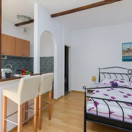 Apartamento Ela Pula